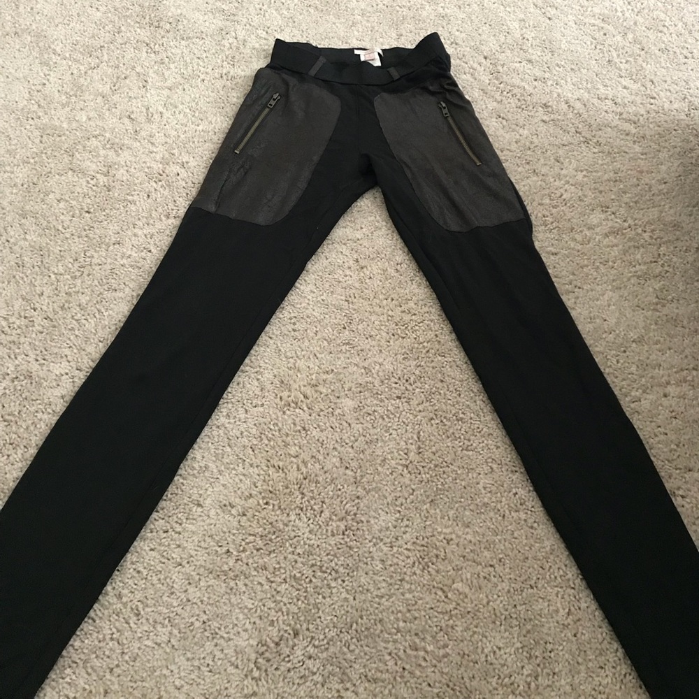 Romeo Juliet faux leather pocket leggings